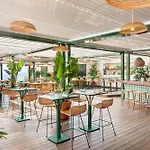 Le Meridien Plaza Szálloda