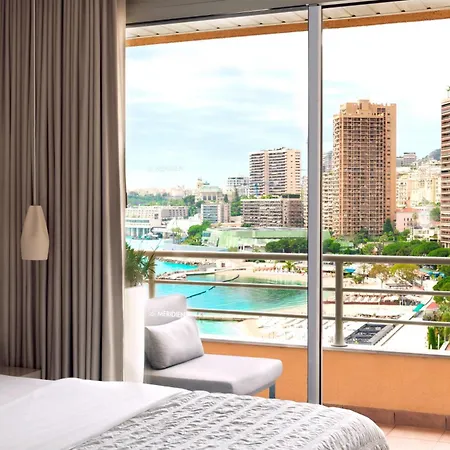 Le Méridien Plaza 4*