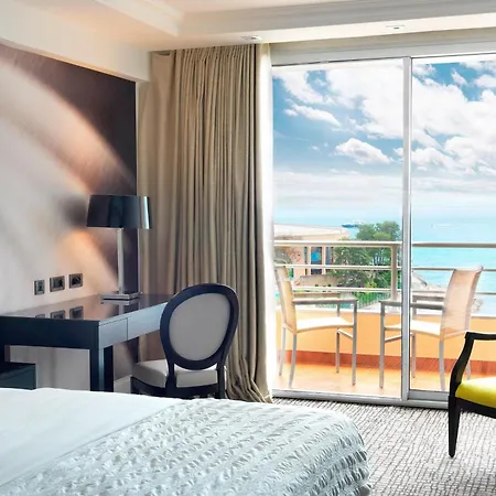 Le Méridien Plaza Hotel 4*