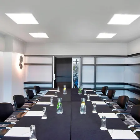 Le Méridien Plaza 4*