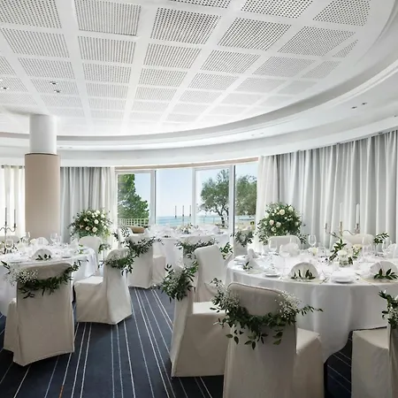 Le Meridien Plaza 4*