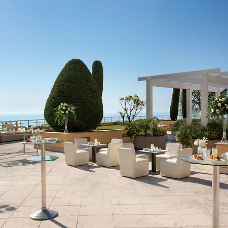 Le Méridien Plaza Hotel
