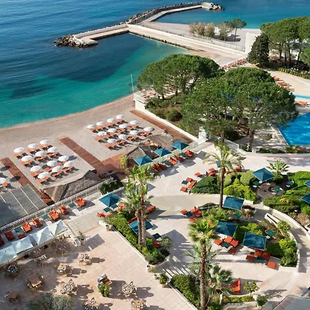 Hotel Le Méridien Plaza 4*