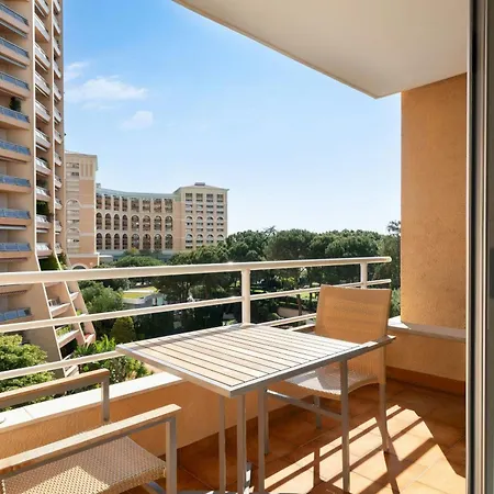 Le Meridien Plaza Hotel