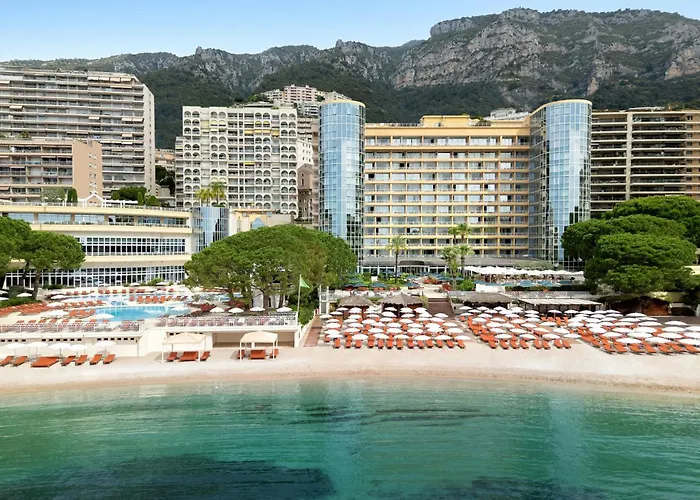 ホテル レ メリデエン ビーチ プラザ