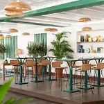 Le Méridien Plaza Hotel 4*