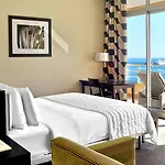 Le Méridien Plaza Hotel