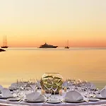 Le Méridien Plaza Hotel 4*