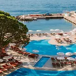 Le Méridien Plaza Hotel 4*