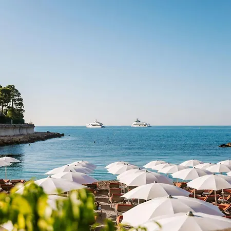 Le Meridien Plaza Hotell