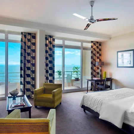 Le Meridien Plaza 4*