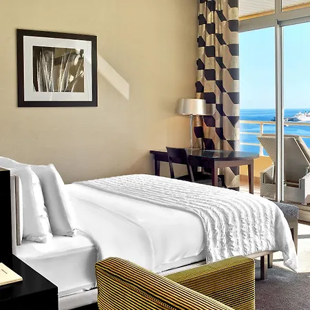 Le Meridien Plaza מלון