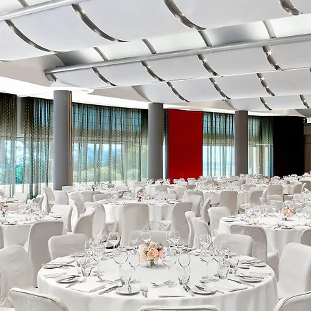 Le Méridien Plaza 4*