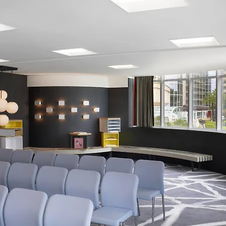 מלון Le Meridien Plaza 4*