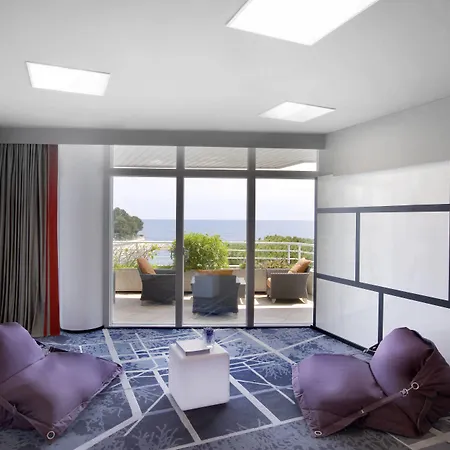 מלון Le Meridien Plaza 4*