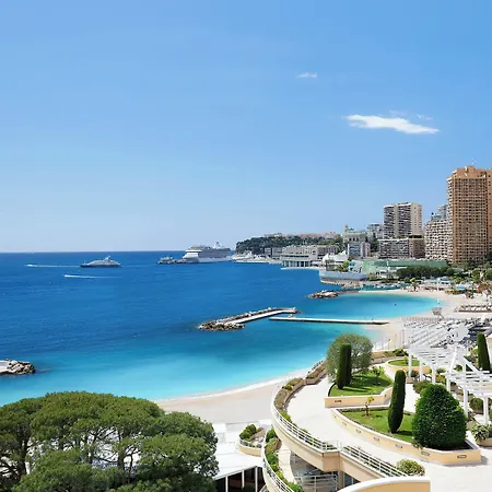 Le Méridien Plaza 4*