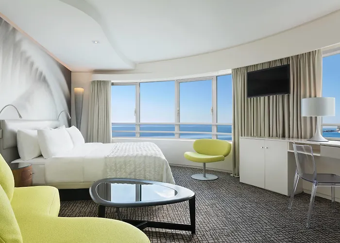 Le Meridien Plaza 4*