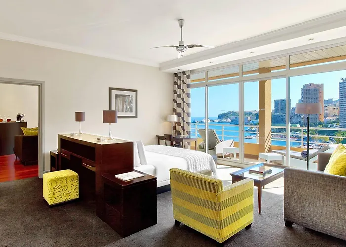 Le Meridien Plaza Hotel 4*