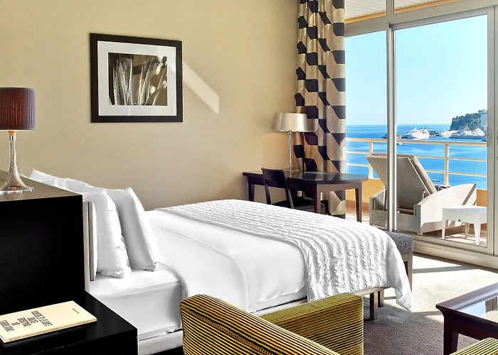 Le Meridien Plaza Hotel