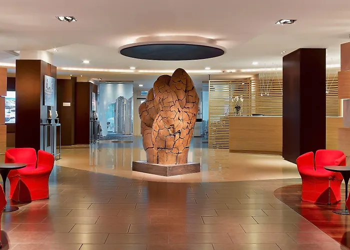 Le Meridien Plaza Hotel