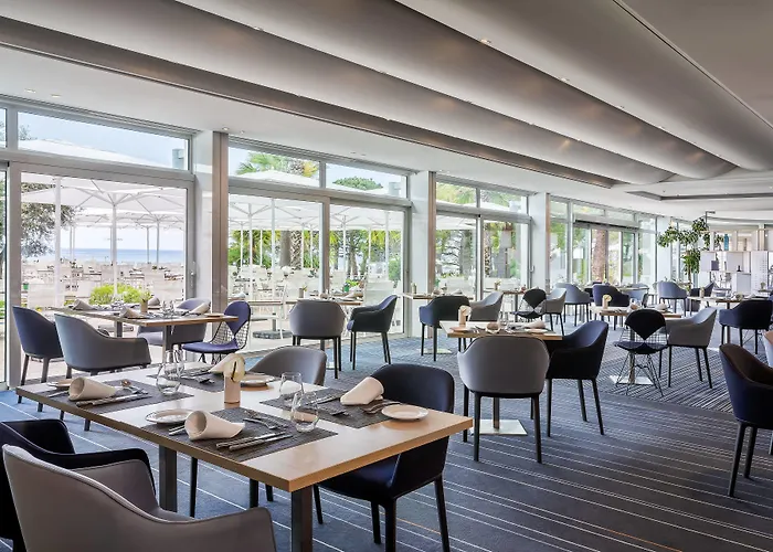 Le Meridien Plaza Hotel