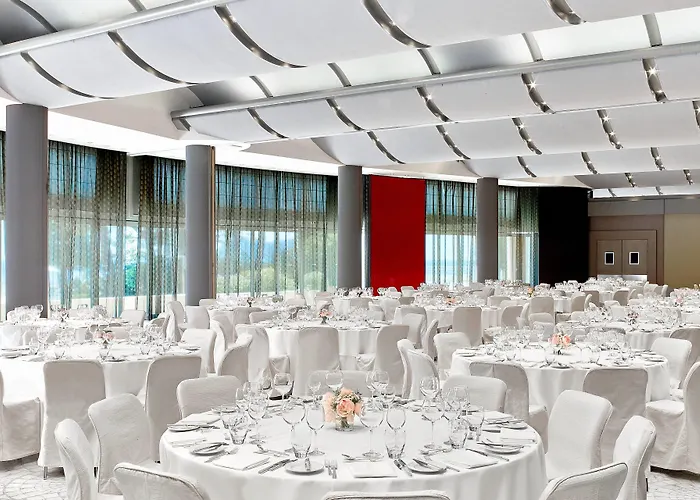 Le Meridien Plaza 4*