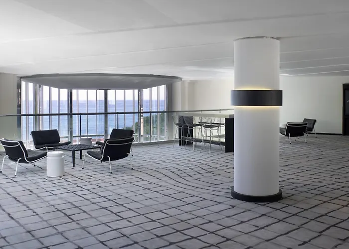 Hotel Le Meridien Plaza 4*