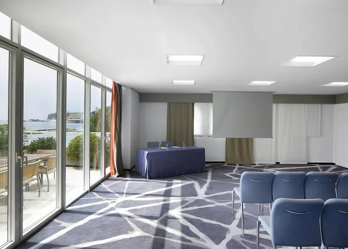 Hotel Le Meridien Plaza 4*